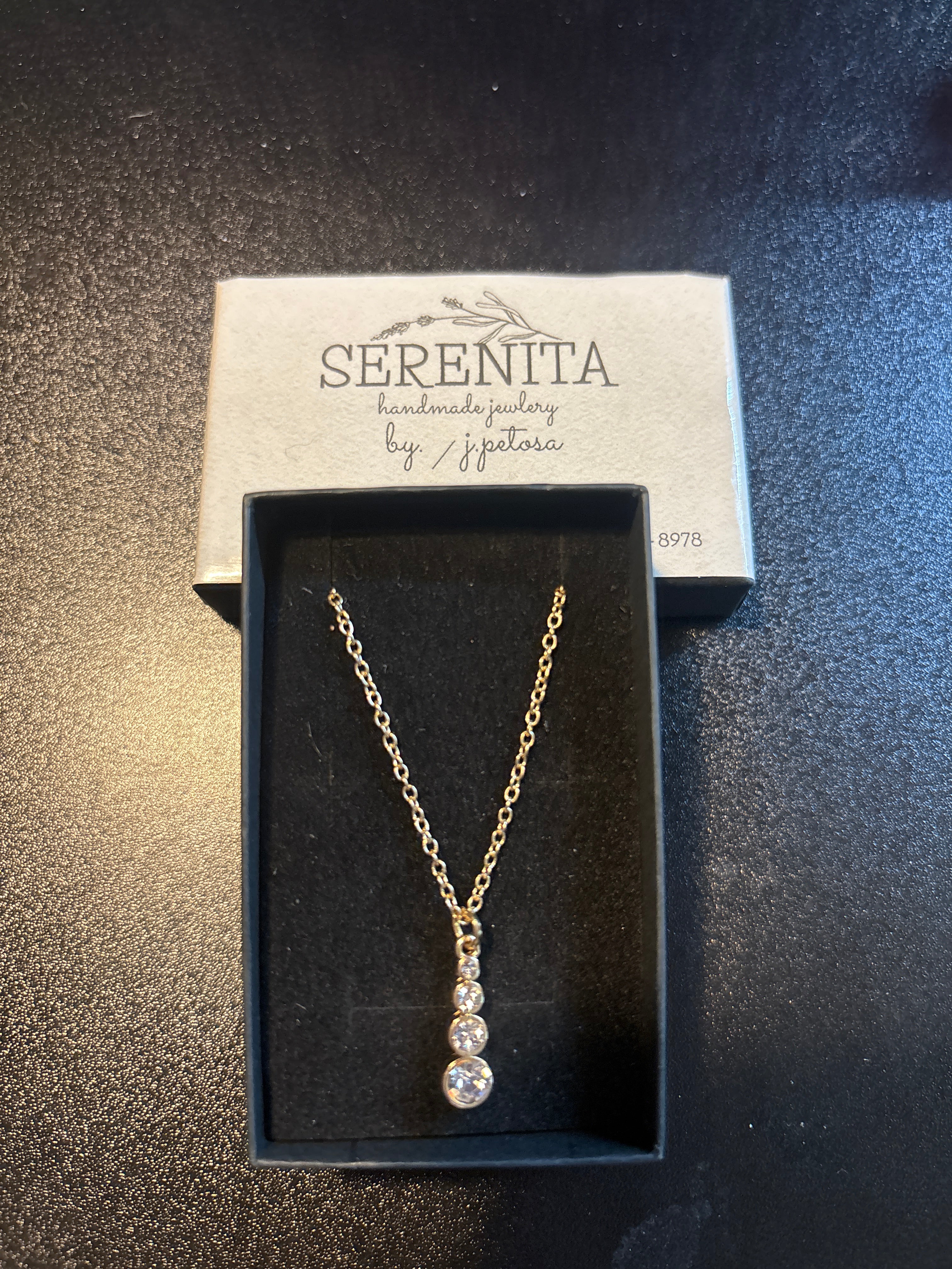 Silver tone necklace
