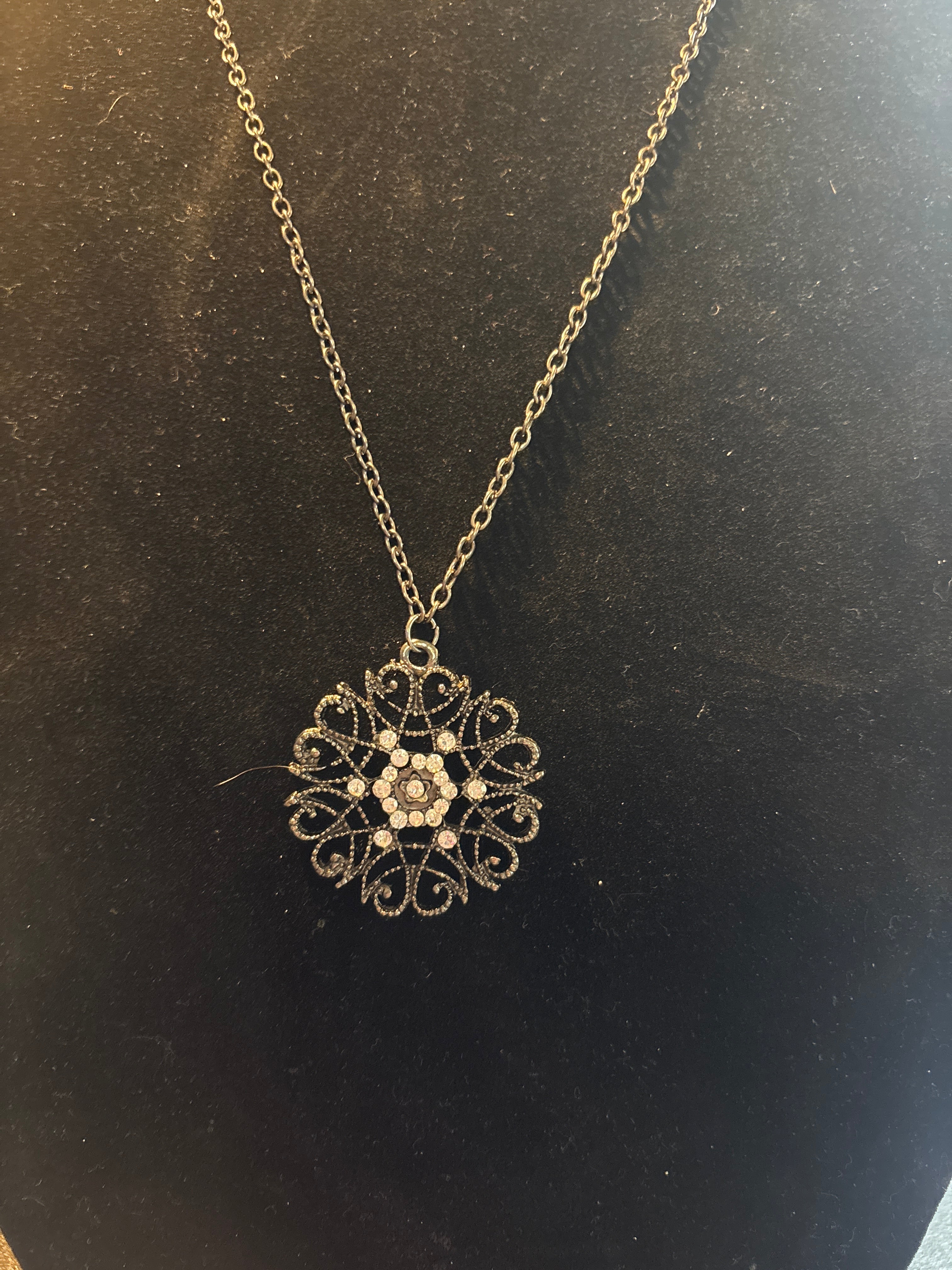 Black tone vintage necklace