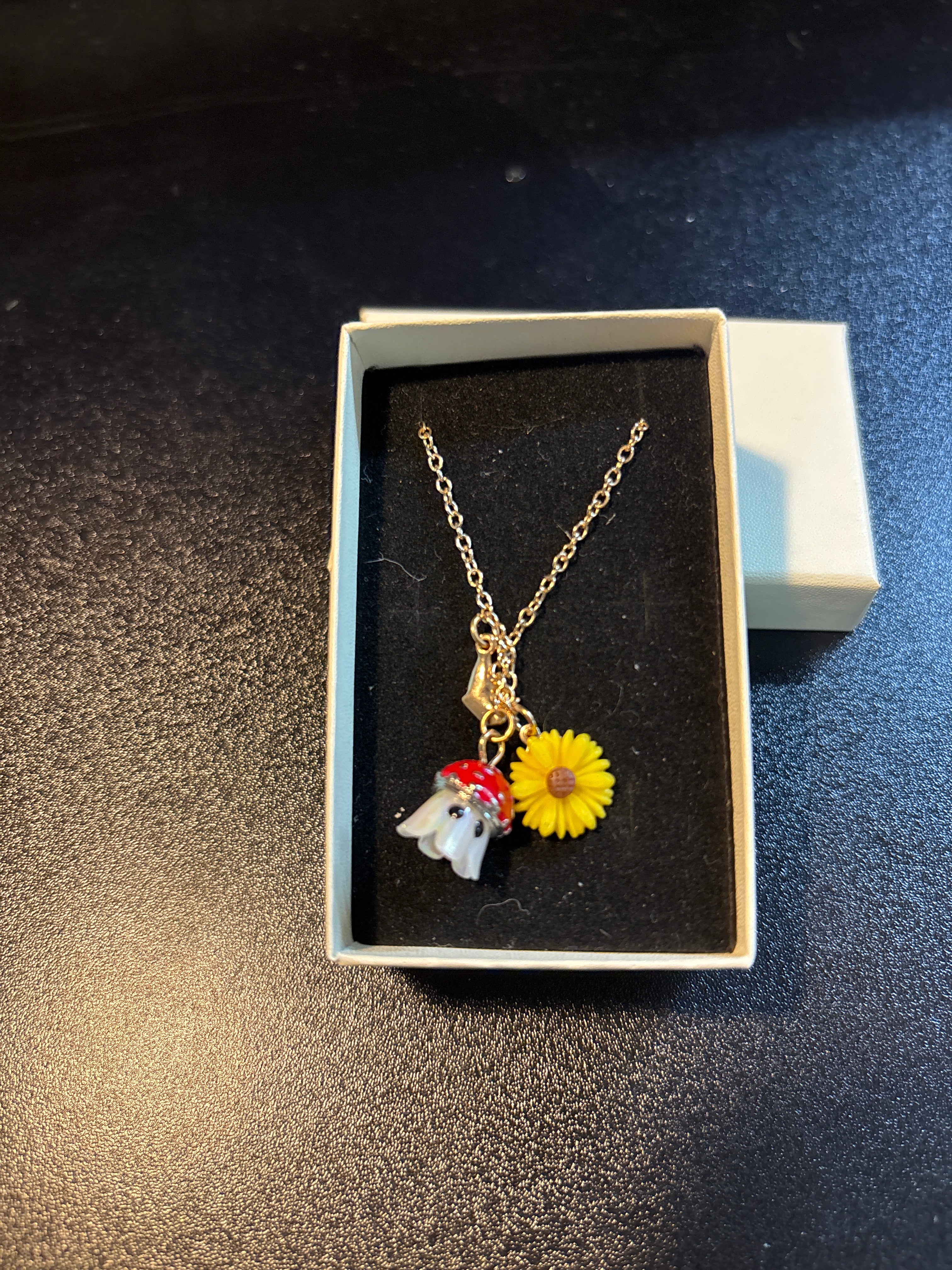 Claire’s gold tone necklace